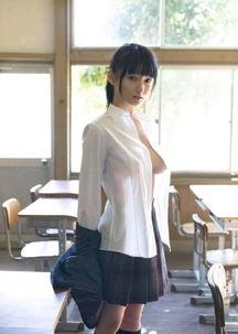 校服女孩跳舞吃瓜视频大全,校服女孩热舞吃瓜，青春活力满满瞬间