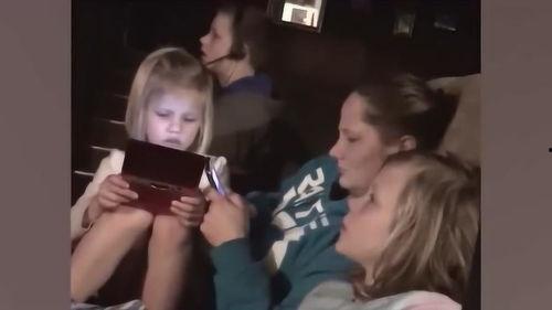 搞笑吃瓜姐变猴子视频,视频笑料横生引网友热议