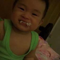 宝宝吃小瓜视频播放,萌趣视频引网友热议